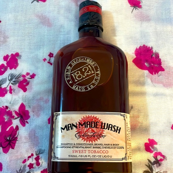 18.21 MAN MADE WASH - HAIR and Body Wash - Picture 1 of 3